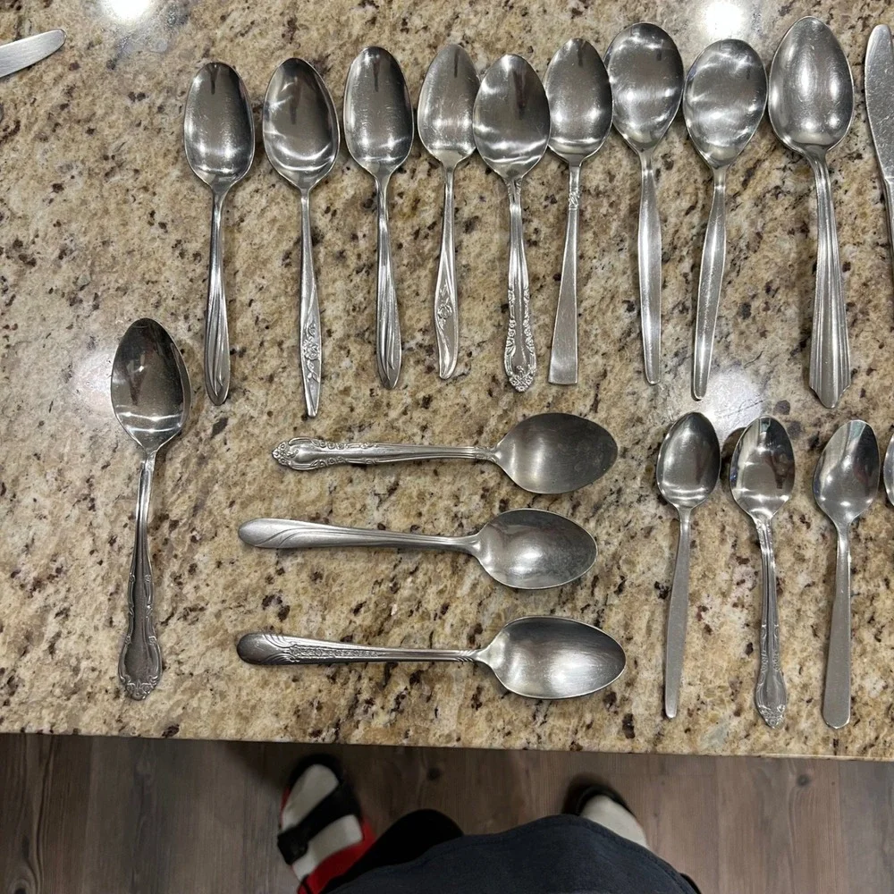 Mixed Stainless Steel Flatware Lot 27pc Assorted Spoons and Knives‎ Replacement